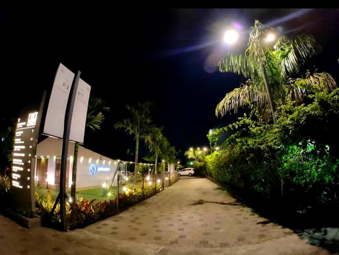The Democracy Hotel & Resorts Nashik Exterior foto